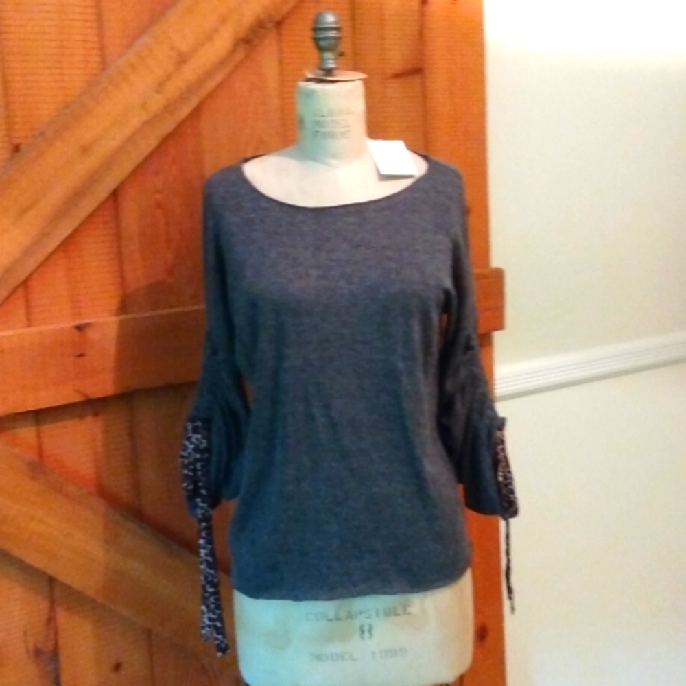 Light weight Sweater- woman's small. Never worn